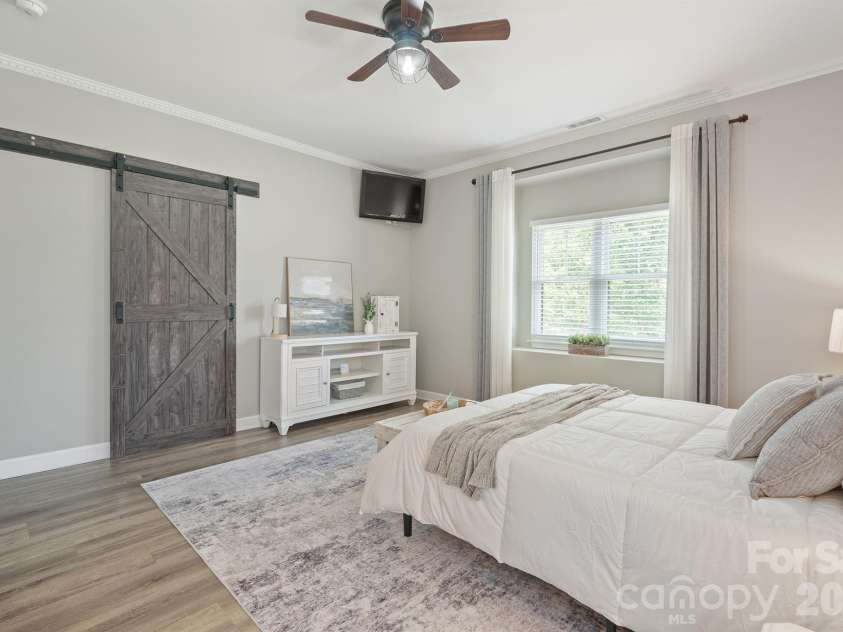 20452 Greenway Heights Drive, Cornelius, NC 28031.  MLS# CAR4410787, YatesRealty ID 38381. 