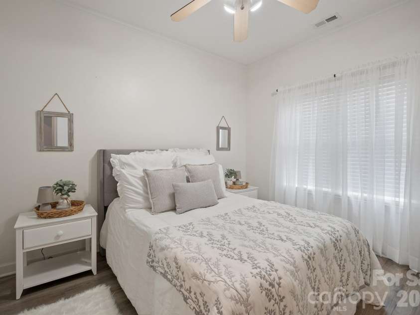 20452 Greenway Heights Drive, Cornelius, NC 28031.  MLS# CAR4410787, YatesRealty ID 38381. 