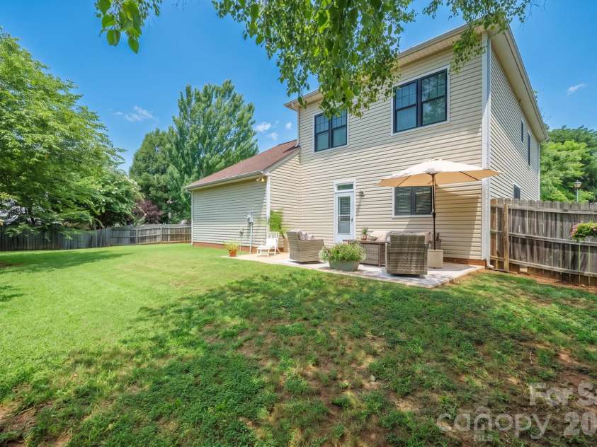 20452 Greenway Heights Drive, Cornelius, NC 28031.  MLS# CAR4410787, YatesRealty ID 38381. 