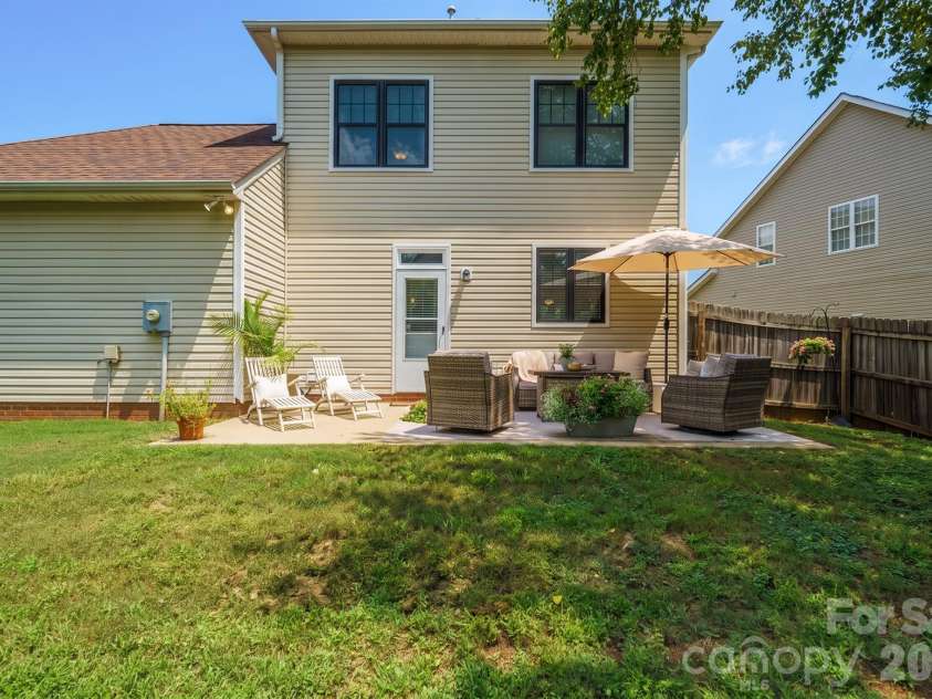 20452 Greenway Heights Drive, Cornelius, NC 28031.  MLS# CAR4410787, YatesRealty ID 38381. 