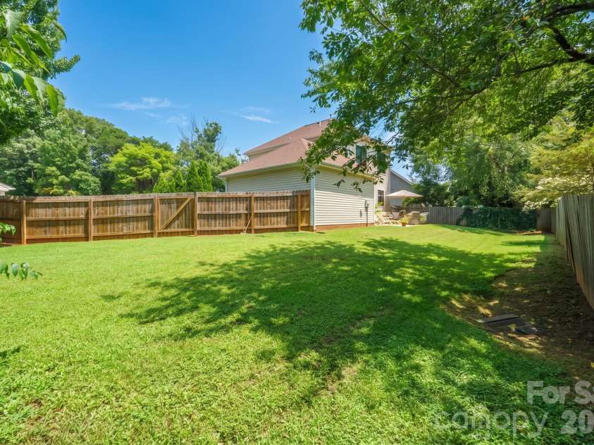 20452 Greenway Heights Drive, Cornelius, NC 28031.  MLS# CAR4410787, YatesRealty ID 38381. 