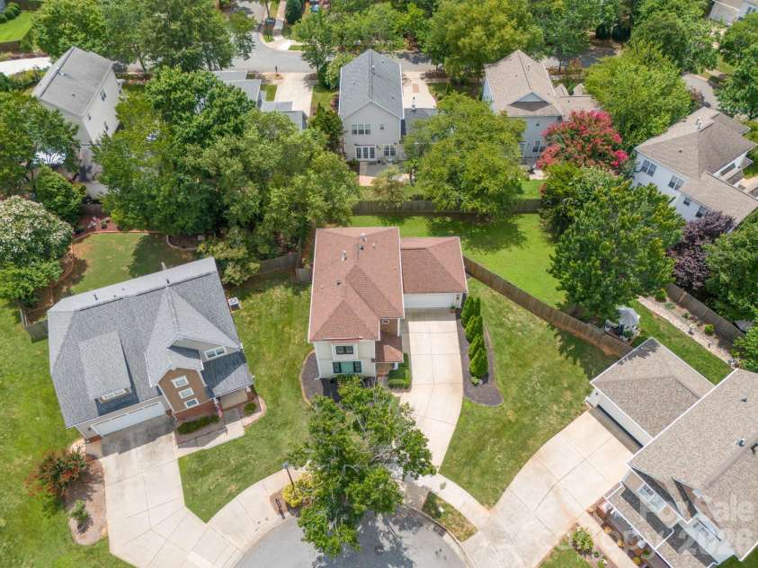 20452 Greenway Heights Drive, Cornelius, NC 28031.  MLS# CAR4410787, YatesRealty ID 38381. 