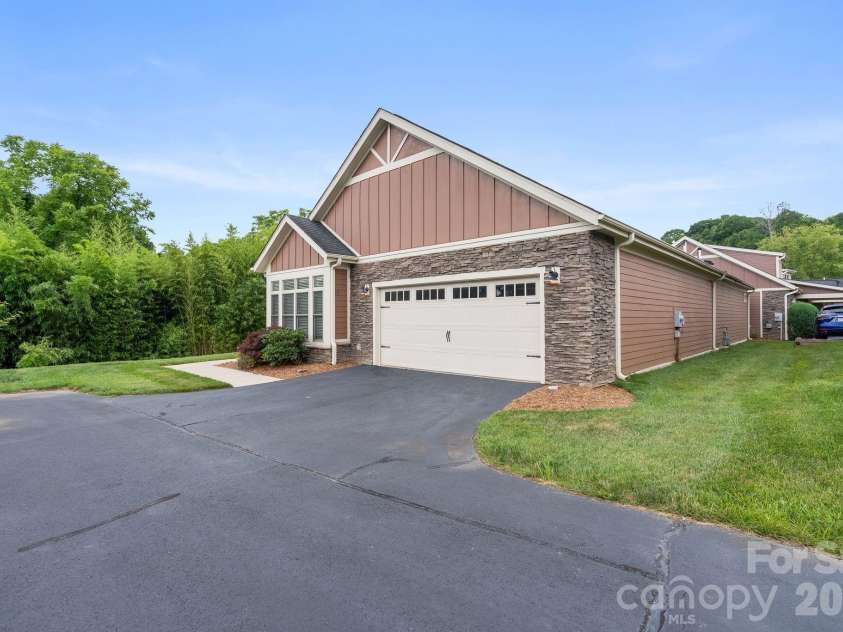 19 Westfield Way, Candler, NC 28715.  MLS# CAR4397227, YatesRealty ID 38382. 