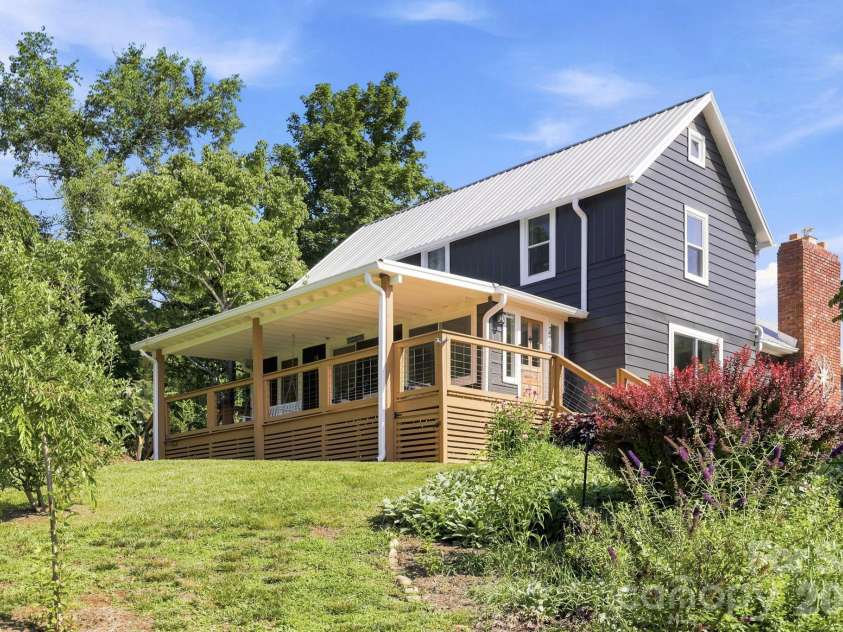 2252 Riceville Road, Asheville, NC 28805.  MLS# CAR4399563, YatesRealty ID 38383. 