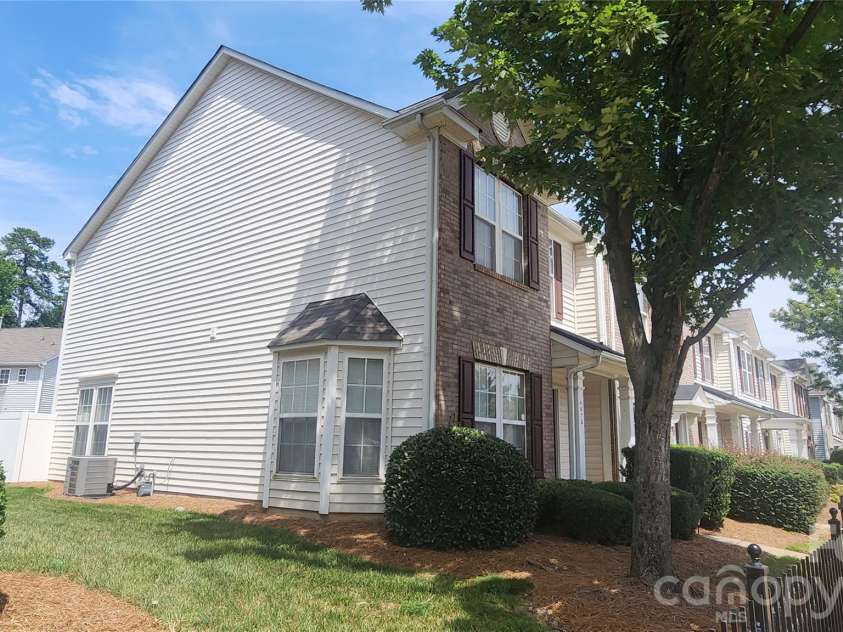 4873 Prosperity Ridge Road, Charlotte, NC 28269.  MLS# CAR4403215, YatesRealty ID 38384. 