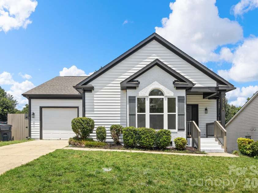 9713 Pernell Lane, Charlotte, NC 28213.  MLS# CAR4403885, YatesRealty ID 38387. 