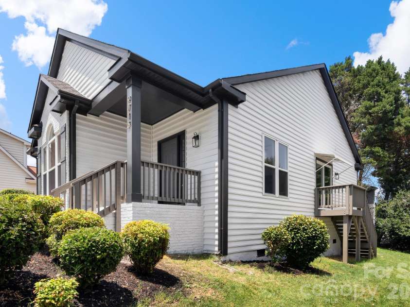 9713 Pernell Lane, Charlotte, NC 28213.  MLS# CAR4403885, YatesRealty ID 38387. 