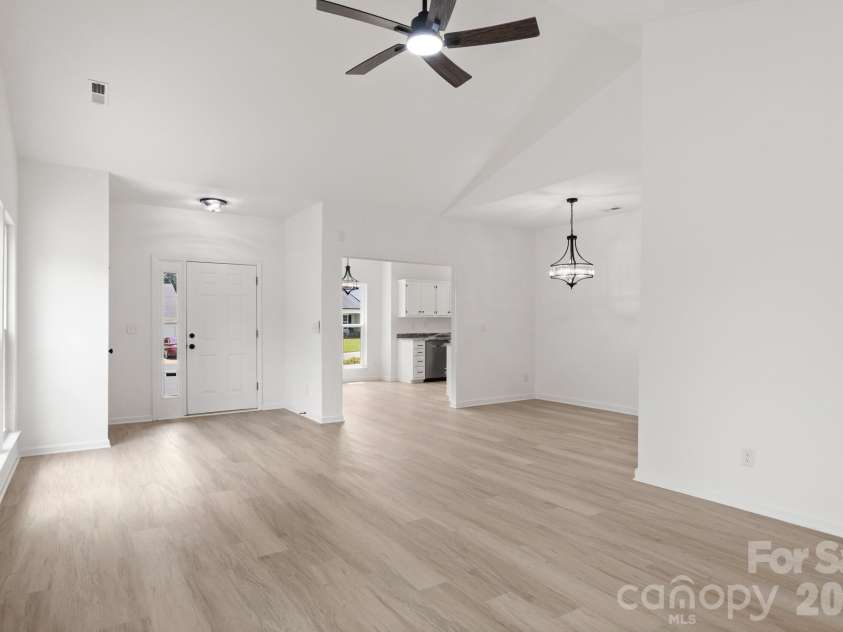 9713 Pernell Lane, Charlotte, NC 28213.  MLS# CAR4403885, YatesRealty ID 38387. 