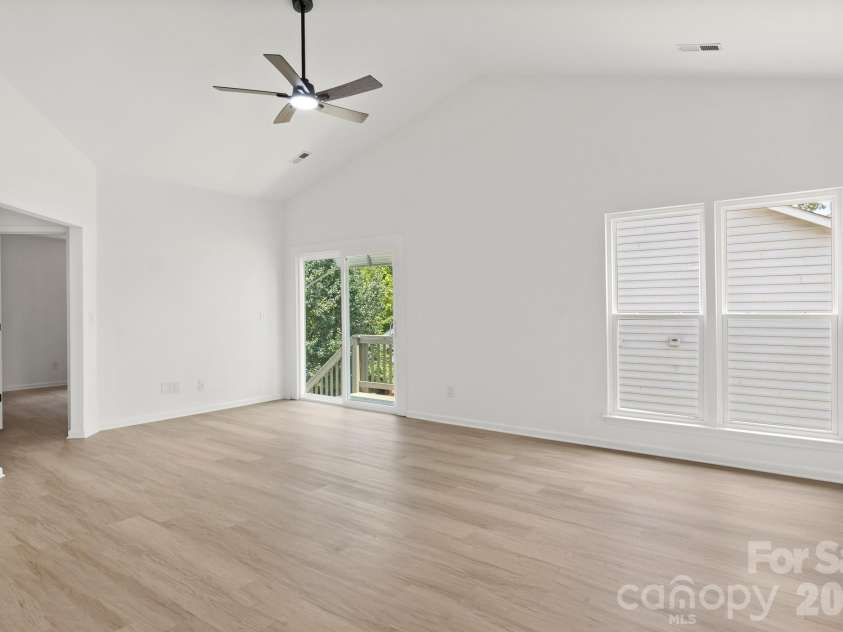 9713 Pernell Lane, Charlotte, NC 28213.  MLS# CAR4403885, YatesRealty ID 38387. 