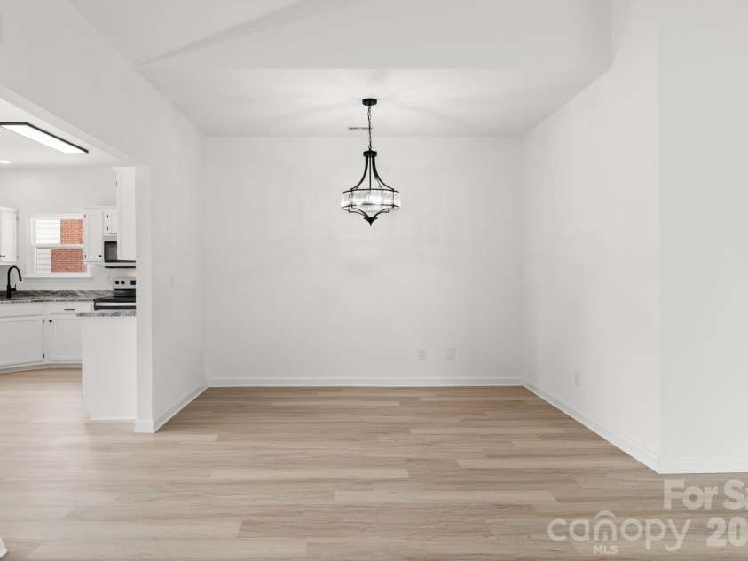 9713 Pernell Lane, Charlotte, NC 28213.  MLS# CAR4403885, YatesRealty ID 38387. 