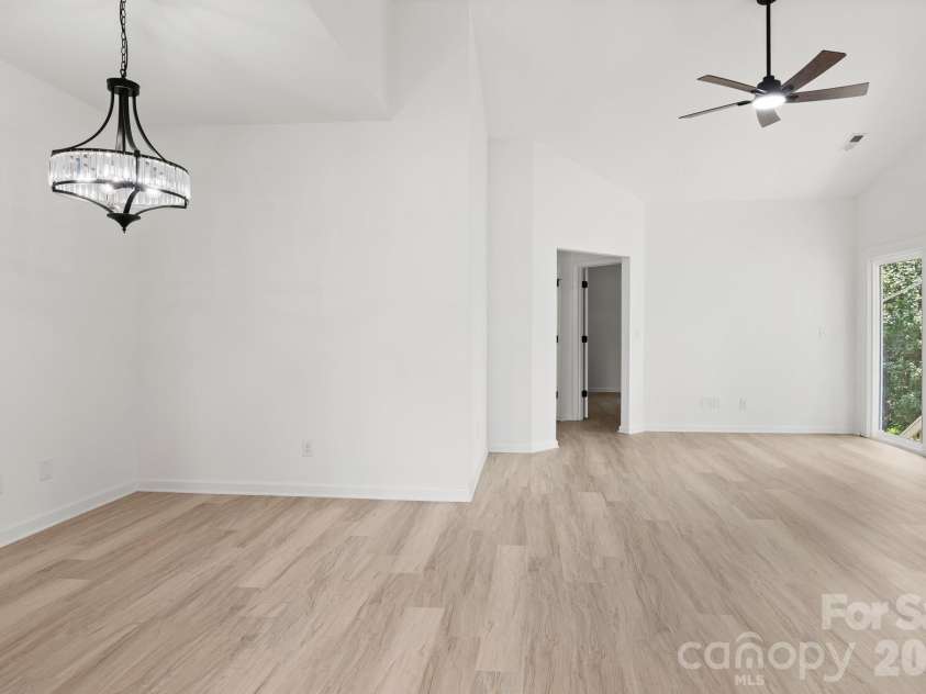 9713 Pernell Lane, Charlotte, NC 28213.  MLS# CAR4403885, YatesRealty ID 38387. 