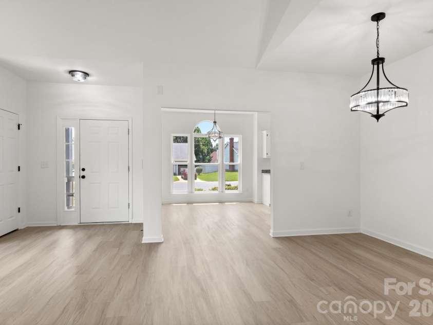 9713 Pernell Lane, Charlotte, NC 28213.  MLS# CAR4403885, YatesRealty ID 38387. 