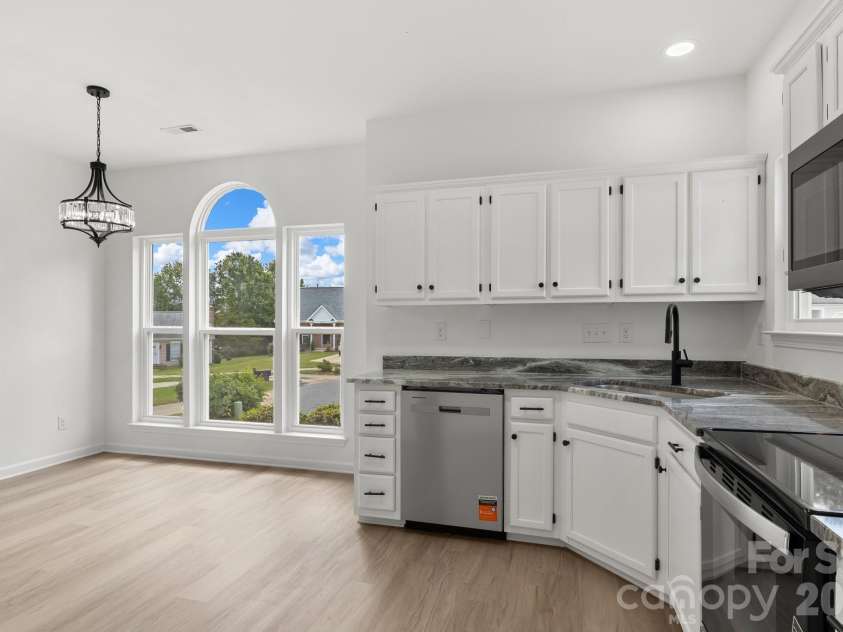 9713 Pernell Lane, Charlotte, NC 28213.  MLS# CAR4403885, YatesRealty ID 38387. 