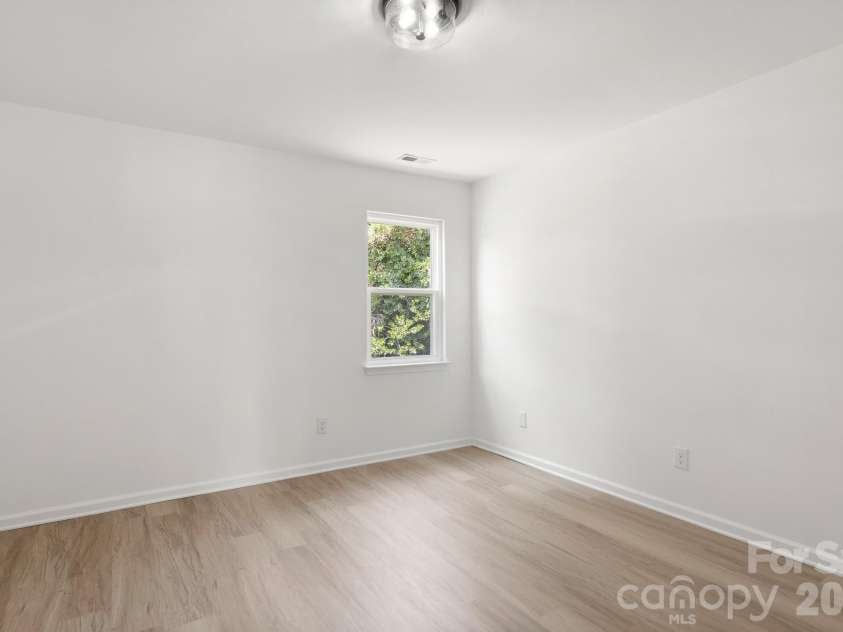 9713 Pernell Lane, Charlotte, NC 28213.  MLS# CAR4403885, YatesRealty ID 38387. 