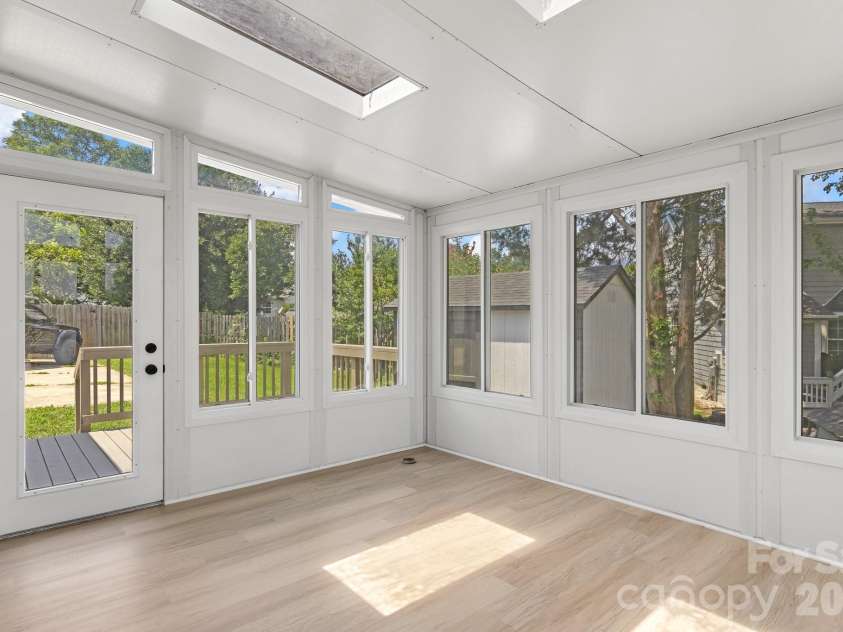 9713 Pernell Lane, Charlotte, NC 28213.  MLS# CAR4403885, YatesRealty ID 38387. 