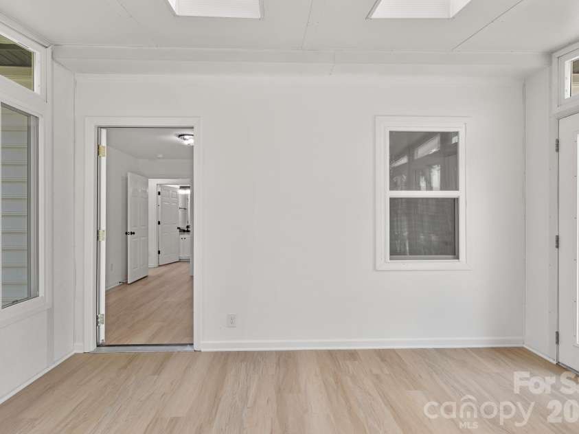 9713 Pernell Lane, Charlotte, NC 28213.  MLS# CAR4403885, YatesRealty ID 38387. 