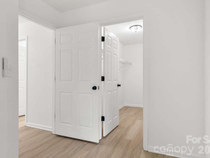 9713 Pernell Lane, Charlotte, NC 28213.  MLS# CAR4403885, YatesRealty ID 38387. 