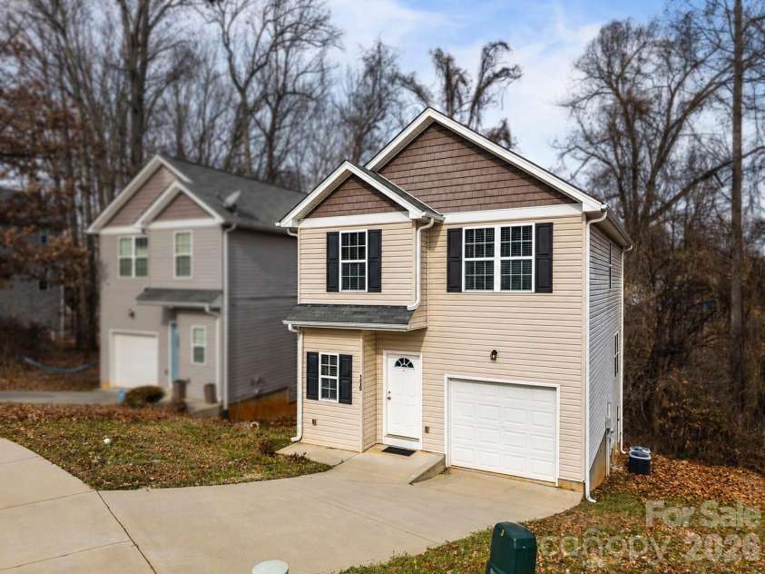 115 Lookout Point Place, Mooresville, NC 28115.  MLS# CAR4407459, YatesRealty ID 3839. 