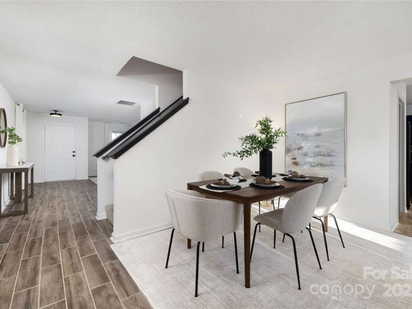 7010 Sycamore Grove Court, Charlotte, NC 28227.  MLS# CAR4213583, YatesRealty ID 3839. Dining Area