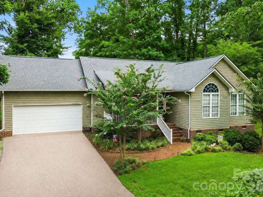 182 Hutchins Drive, Rutherfordton, NC 28139.  MLS# CAR4395067, YatesRealty ID 38391. 