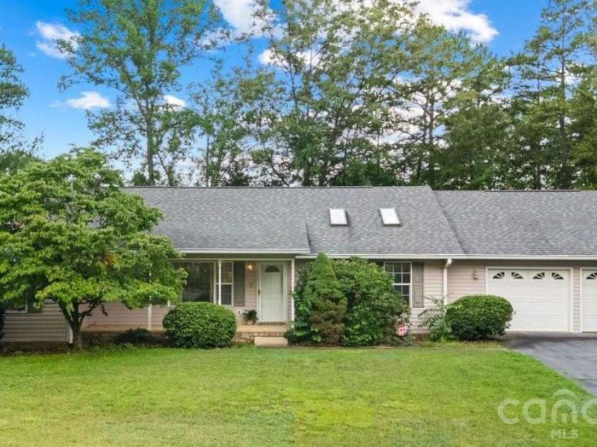 27 Red Maple Drive, Weaverville, NC 28787.  MLS# CAR4389807, YatesRealty ID 38392. 27 Red Maple Dr