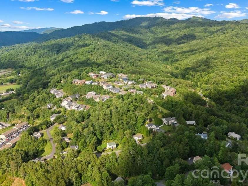27 Red Maple Drive, Weaverville, NC 28787.  MLS# CAR4389807, YatesRealty ID 38392. 
