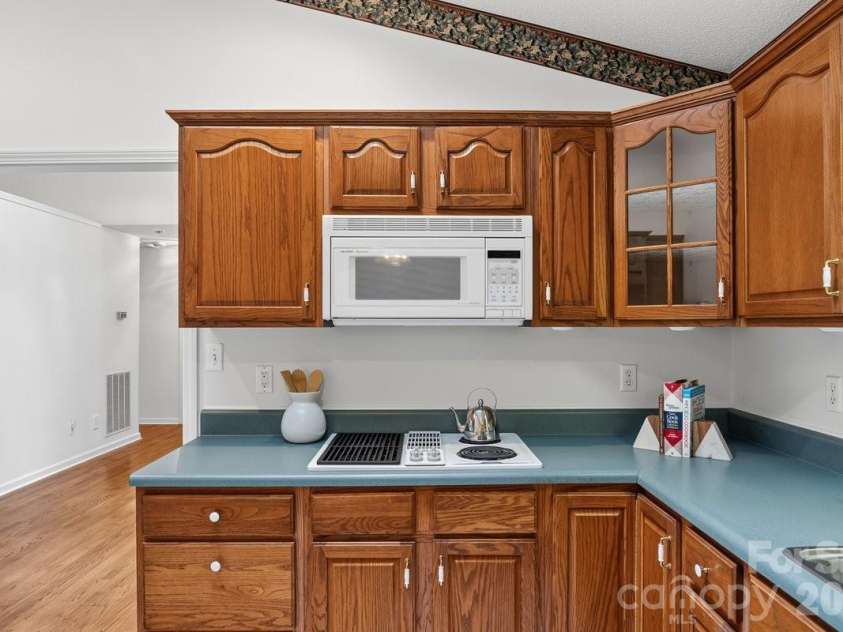 27 Red Maple Drive, Weaverville, NC 28787.  MLS# CAR4389807, YatesRealty ID 38392. 