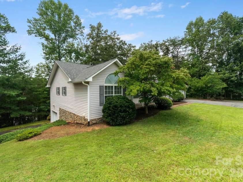27 Red Maple Drive, Weaverville, NC 28787.  MLS# CAR4389807, YatesRealty ID 38392. 