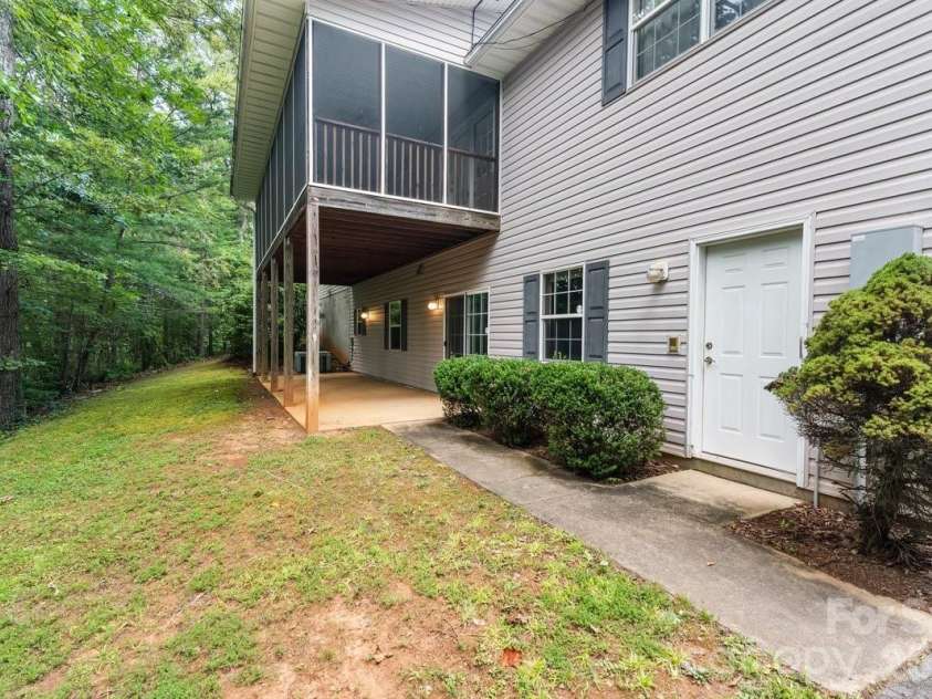 27 Red Maple Drive, Weaverville, NC 28787.  MLS# CAR4389807, YatesRealty ID 38392. 