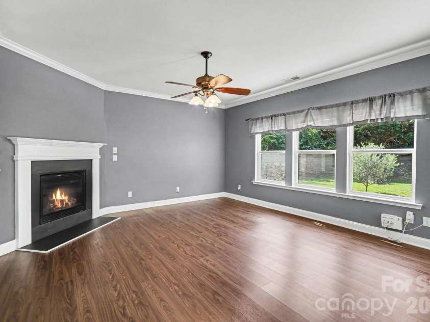 10327 Barrands Lane, Charlotte, NC 28278.  MLS# CAR4399347, YatesRealty ID 38394. 