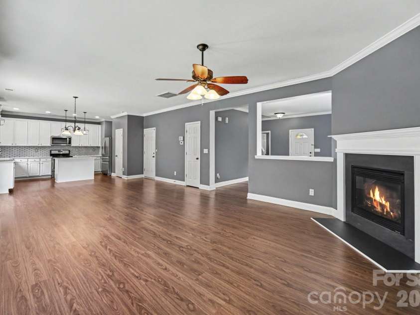 10327 Barrands Lane, Charlotte, NC 28278.  MLS# CAR4399347, YatesRealty ID 38394. 