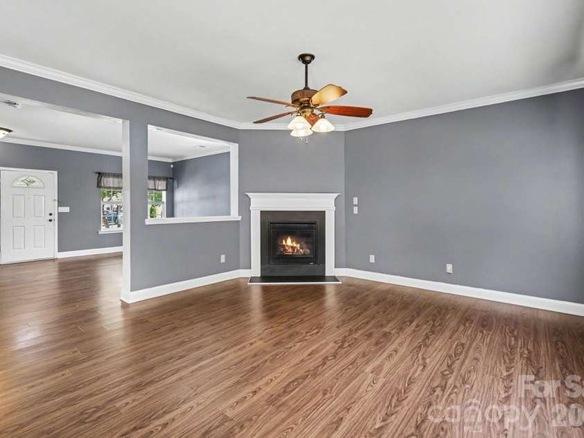 10327 Barrands Lane, Charlotte, NC 28278.  MLS# CAR4399347, YatesRealty ID 38394. 