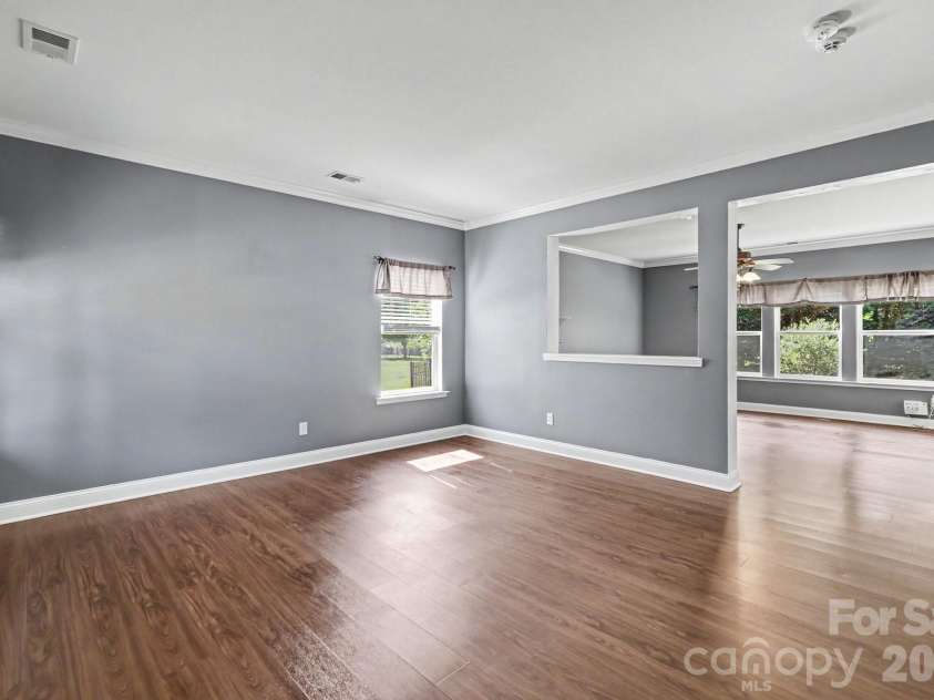10327 Barrands Lane, Charlotte, NC 28278.  MLS# CAR4399347, YatesRealty ID 38394. 