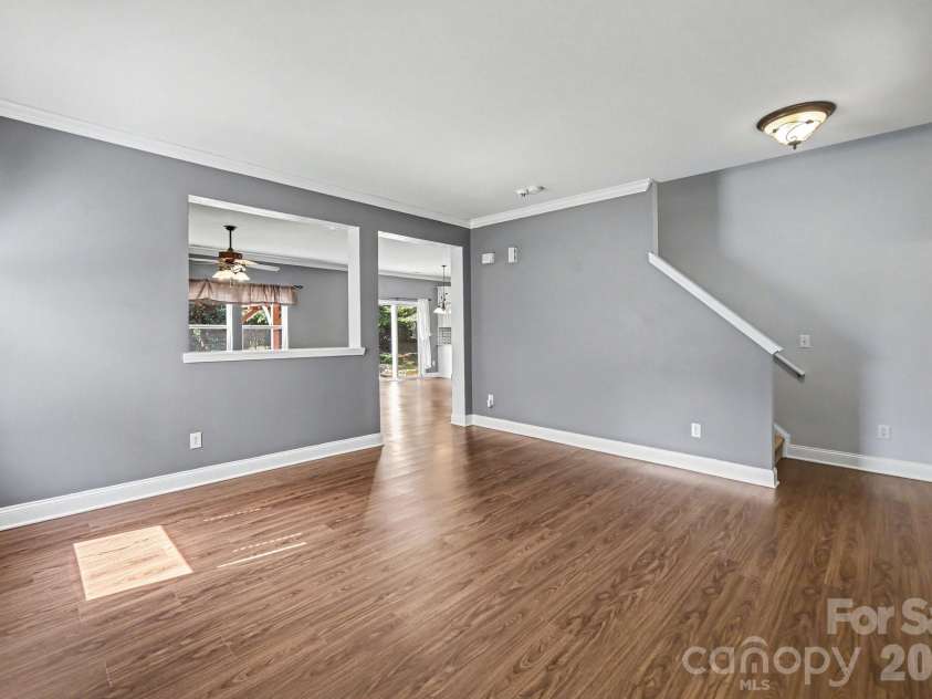 10327 Barrands Lane, Charlotte, NC 28278.  MLS# CAR4399347, YatesRealty ID 38394. 