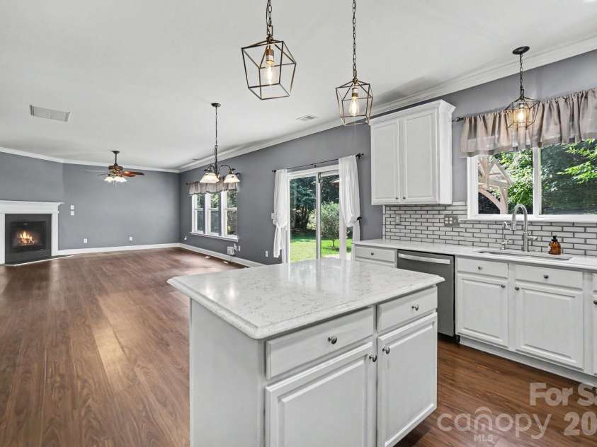 10327 Barrands Lane, Charlotte, NC 28278.  MLS# CAR4399347, YatesRealty ID 38394. 