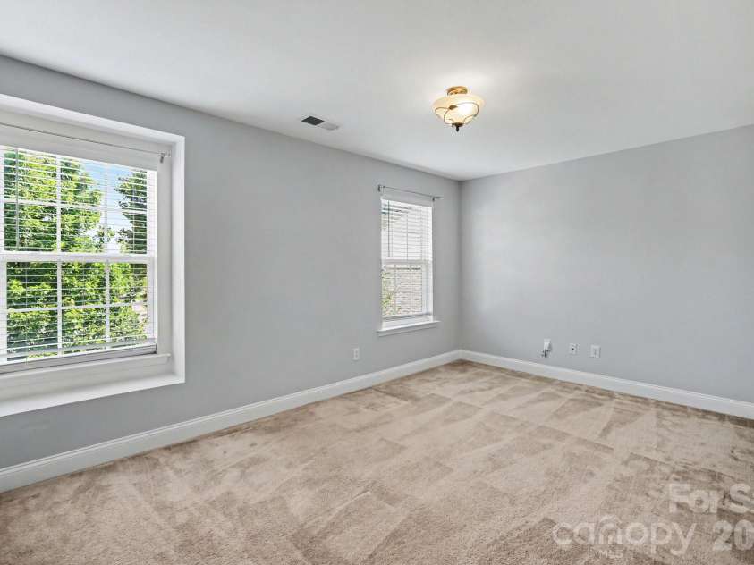 10327 Barrands Lane, Charlotte, NC 28278.  MLS# CAR4399347, YatesRealty ID 38394. 