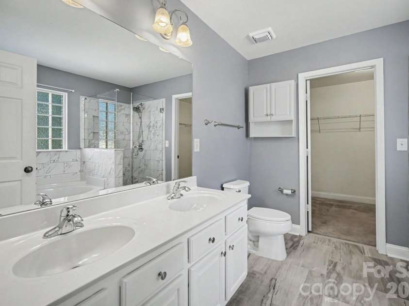10327 Barrands Lane, Charlotte, NC 28278.  MLS# CAR4399347, YatesRealty ID 38394. 