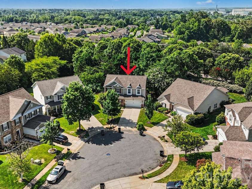 10327 Barrands Lane, Charlotte, NC 28278.  MLS# CAR4399347, YatesRealty ID 38394. 