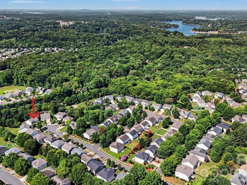 10327 Barrands Lane, Charlotte, NC 28278.  MLS# CAR4399347, YatesRealty ID 38394. 