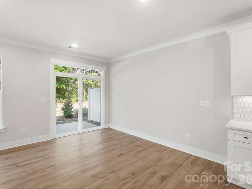 127 Viburnum Road, Waxhaw, NC 28173.  MLS# CAR4368132, YatesRealty ID 38395. Breakfast Area