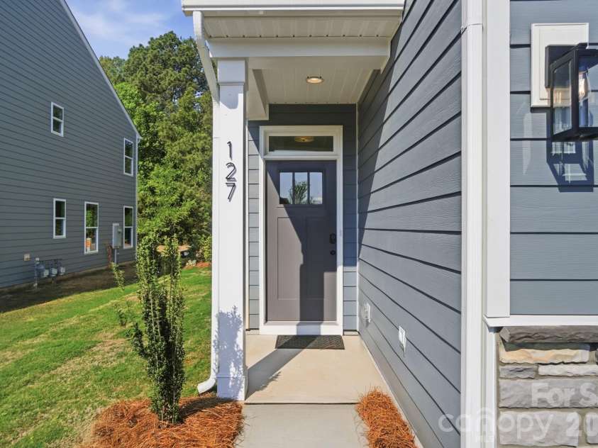 127 Viburnum Road, Waxhaw, NC 28173.  MLS# CAR4368132, YatesRealty ID 38395. Homesite 43 features a Southhampton B floorplan