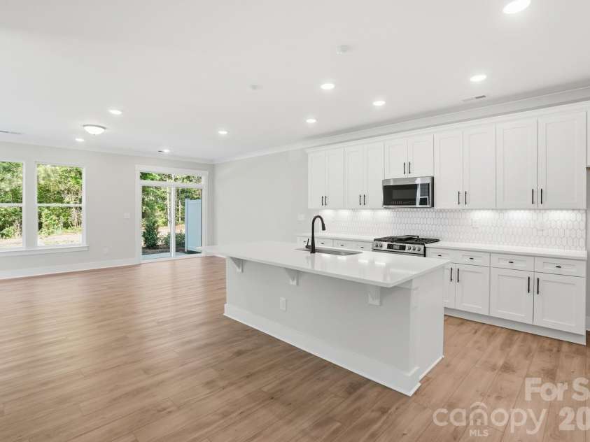 127 Viburnum Road, Waxhaw, NC 28173.  MLS# CAR4368132, YatesRealty ID 38395. Kitchen