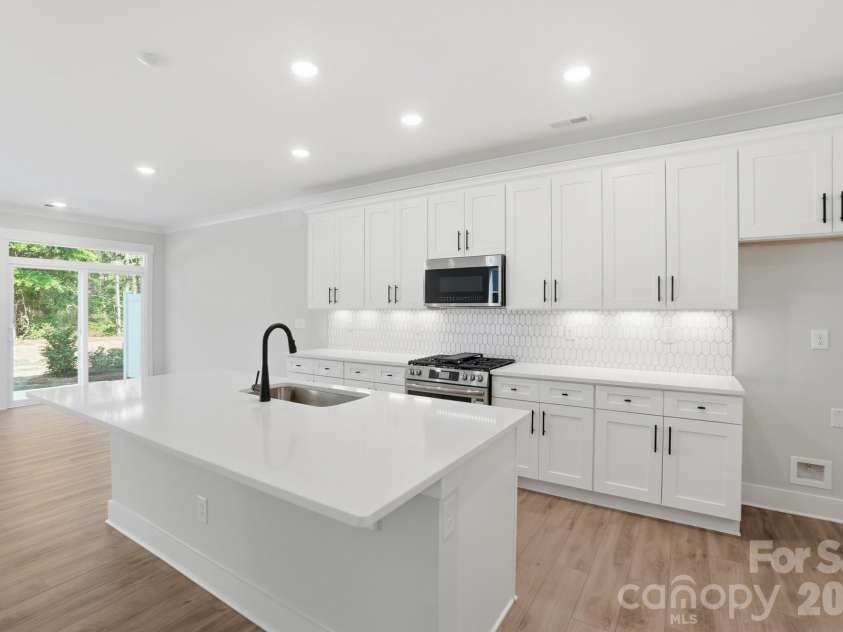 127 Viburnum Road, Waxhaw, NC 28173.  MLS# CAR4368132, YatesRealty ID 38395. Kitchen