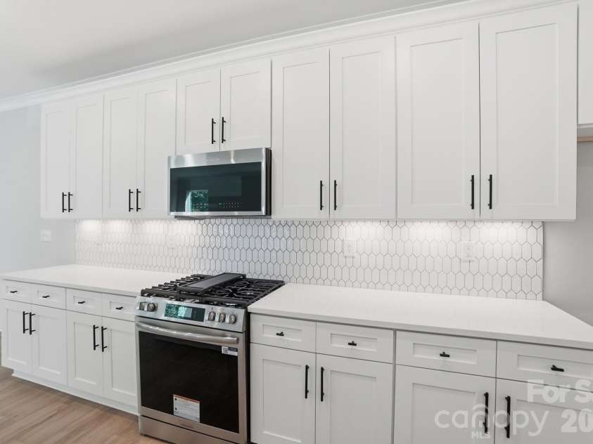 127 Viburnum Road, Waxhaw, NC 28173.  MLS# CAR4368132, YatesRealty ID 38395. Kitchen