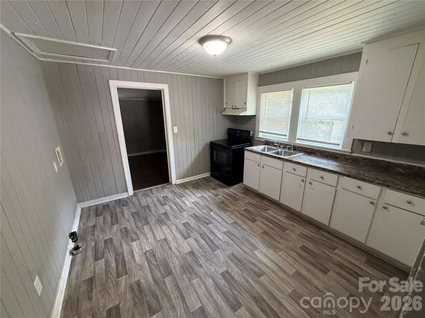 1104 Spann Street, Shelby, NC 28150.  MLS# CAR4405326, YatesRealty ID 38396. 