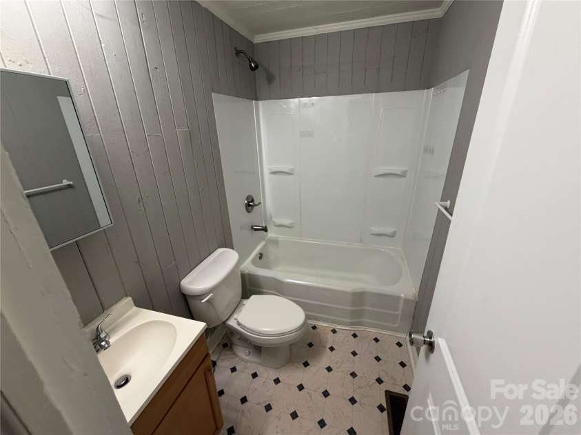 1104 Spann Street, Shelby, NC 28150.  MLS# CAR4405326, YatesRealty ID 38396. Shared Hall Bath