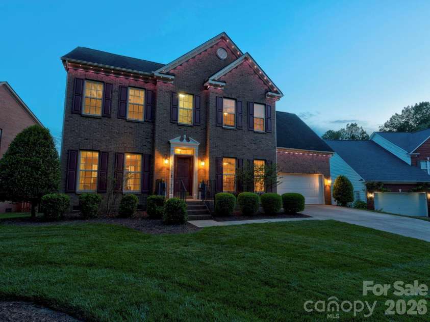 15505 Robsart Court, Charlotte, NC 28277.  MLS# CAR4397461, YatesRealty ID 38397. 