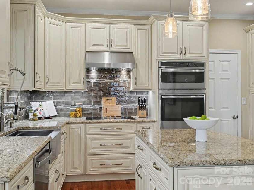 15505 Robsart Court, Charlotte, NC 28277.  MLS# CAR4397461, YatesRealty ID 38397. 