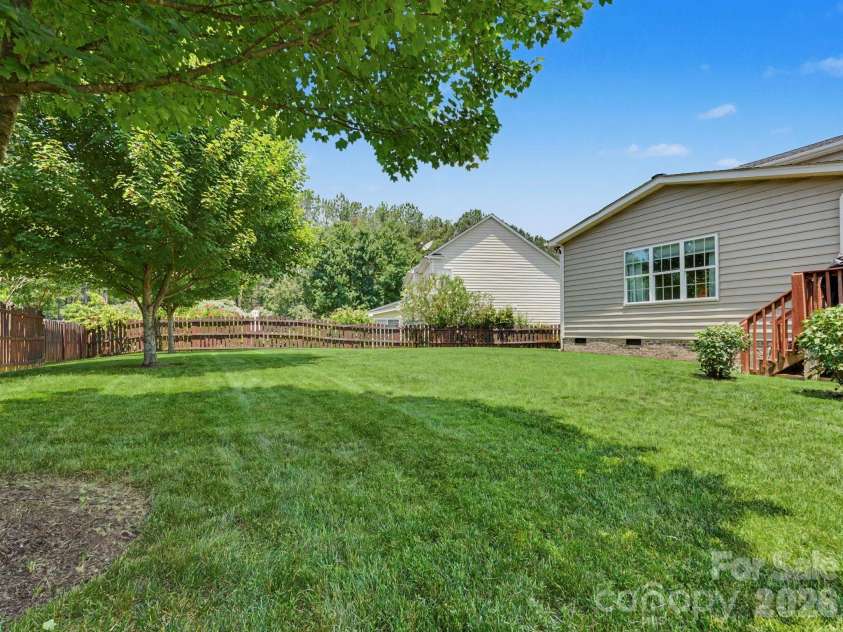 15505 Robsart Court, Charlotte, NC 28277.  MLS# CAR4397461, YatesRealty ID 38397. 