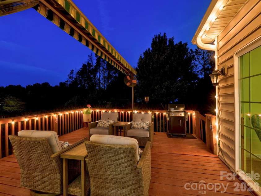 15505 Robsart Court, Charlotte, NC 28277.  MLS# CAR4397461, YatesRealty ID 38397. 